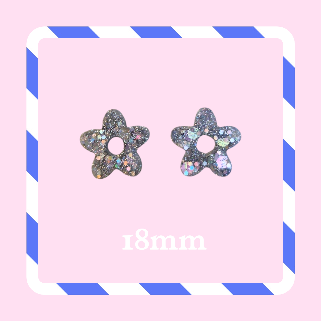 Charms petites fleurs paillettes argent