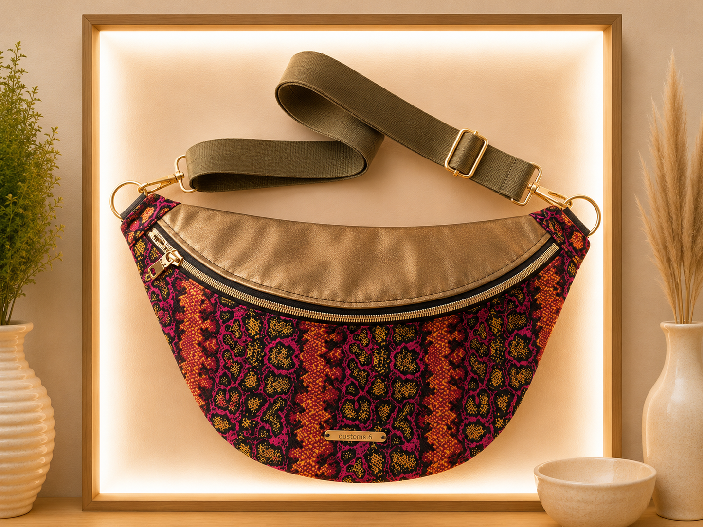 Sac banane serpent pailleté capot cuir vegan doré