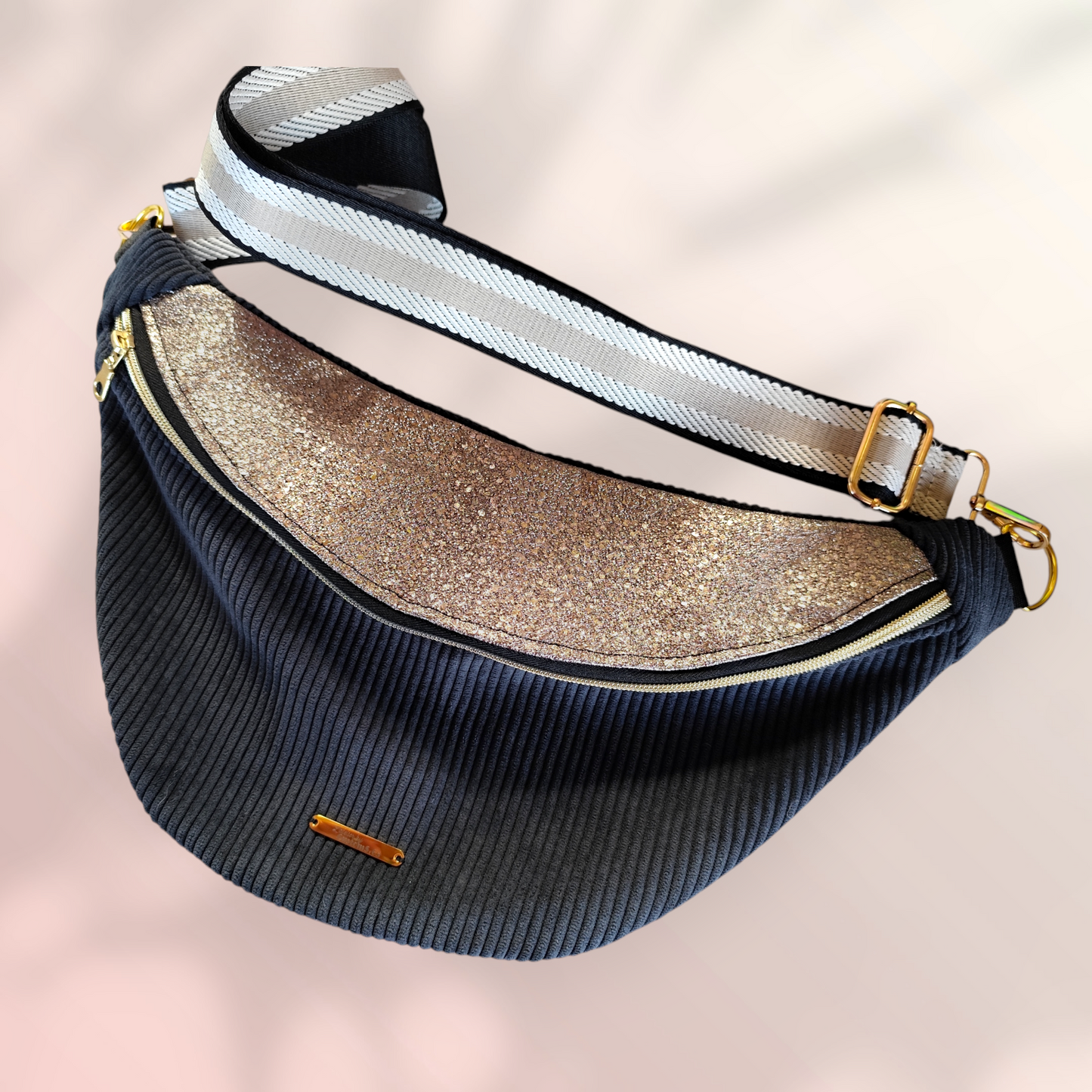 Sac banane velour côtelé noir capot mordoré