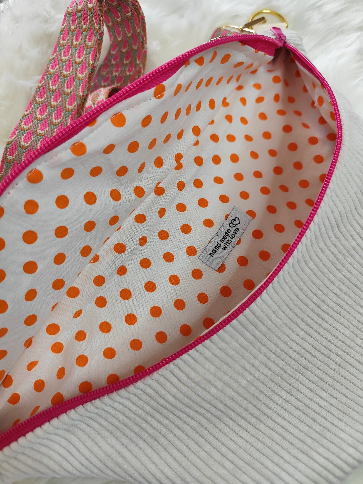 Sac banane velour côtelé crème capot cuir vegan doré détail rose fushia