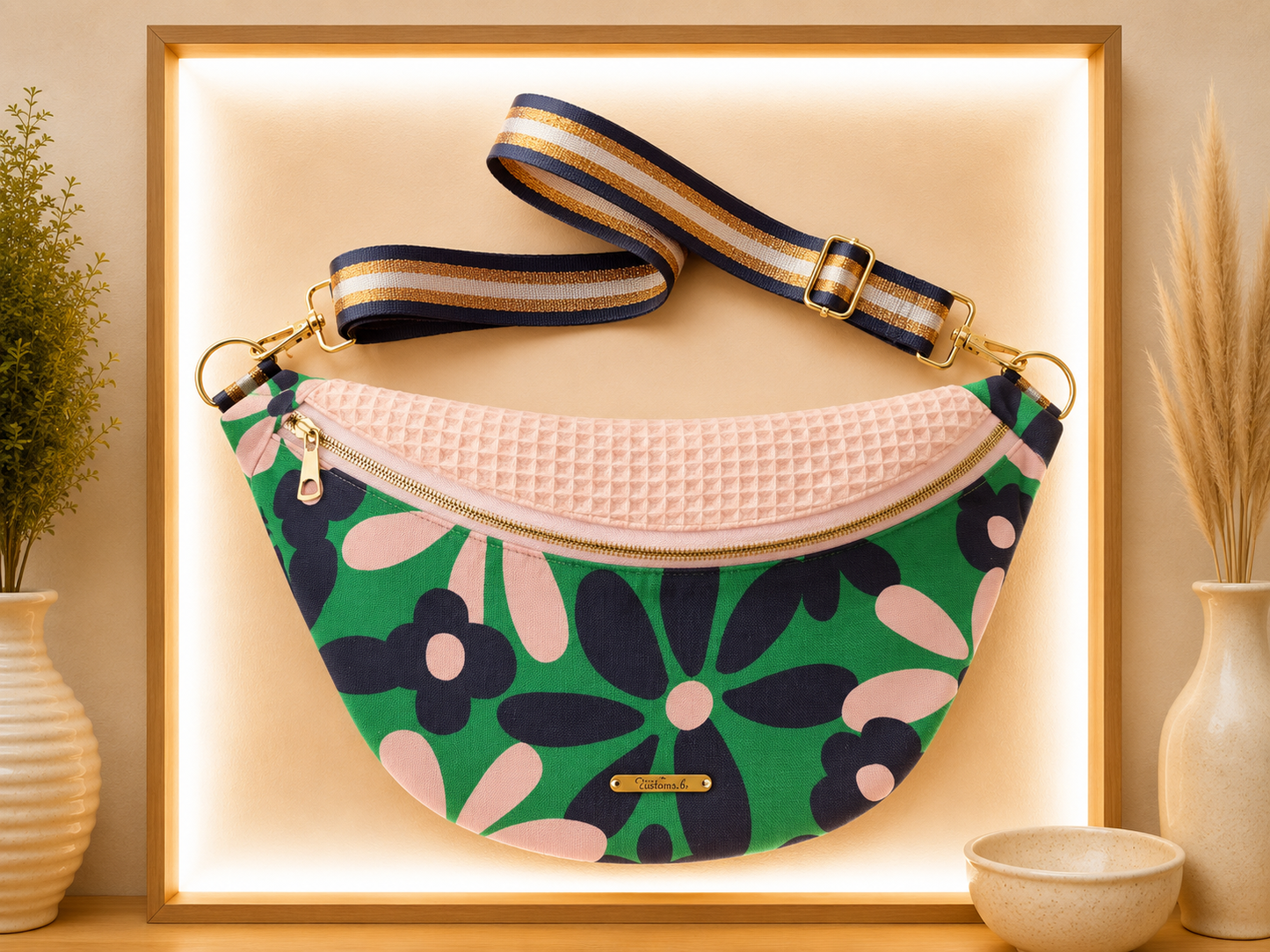 Sac banane motif fleuri vert bleu rose capot nid d'abeilles rose clair