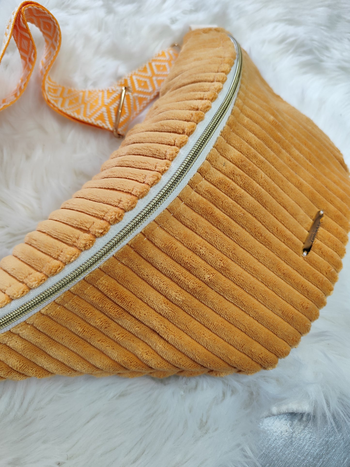 Sac banane velour grosse côte moutarde