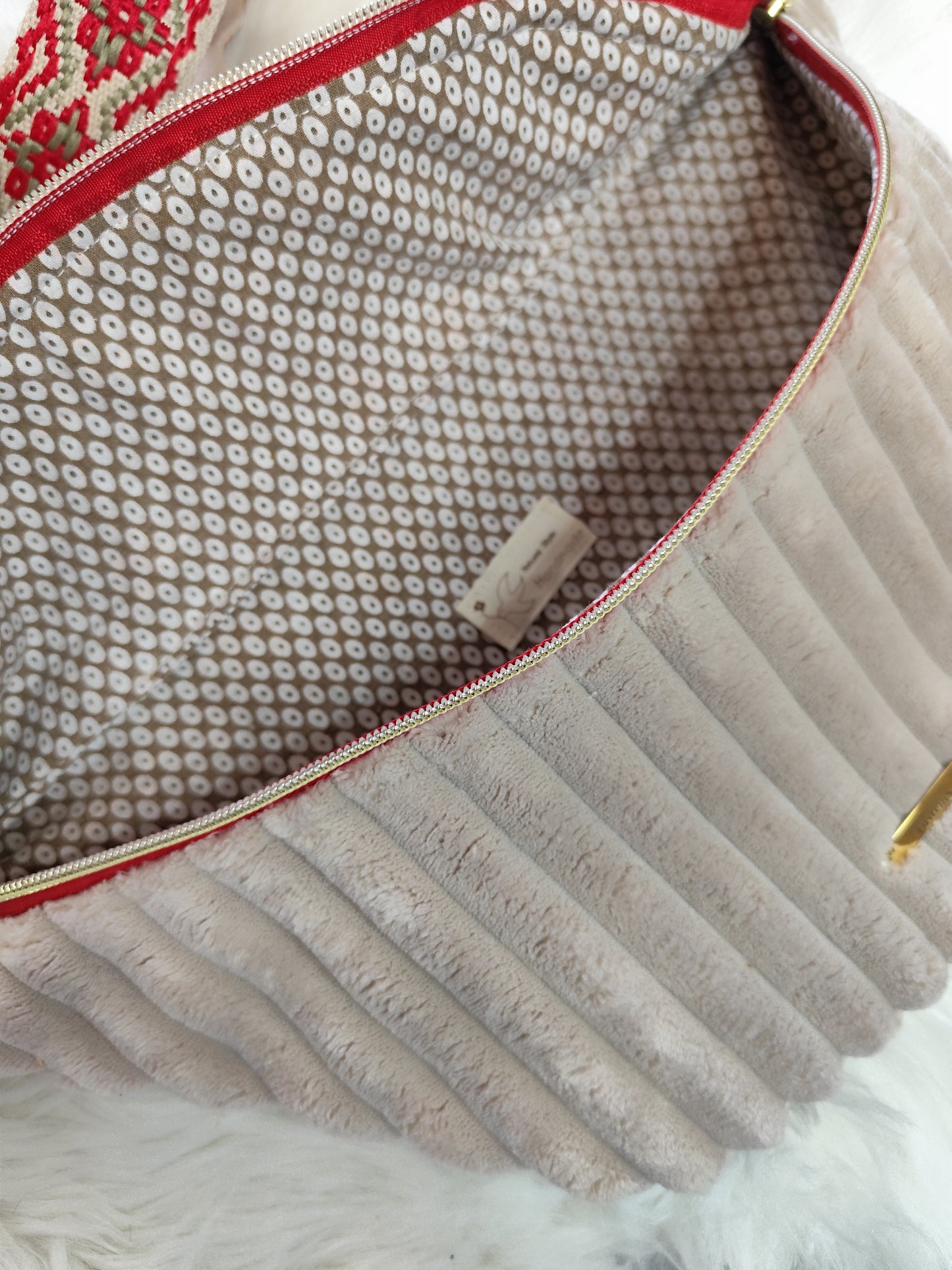 Sac banane très grosse côte beige detail rouge