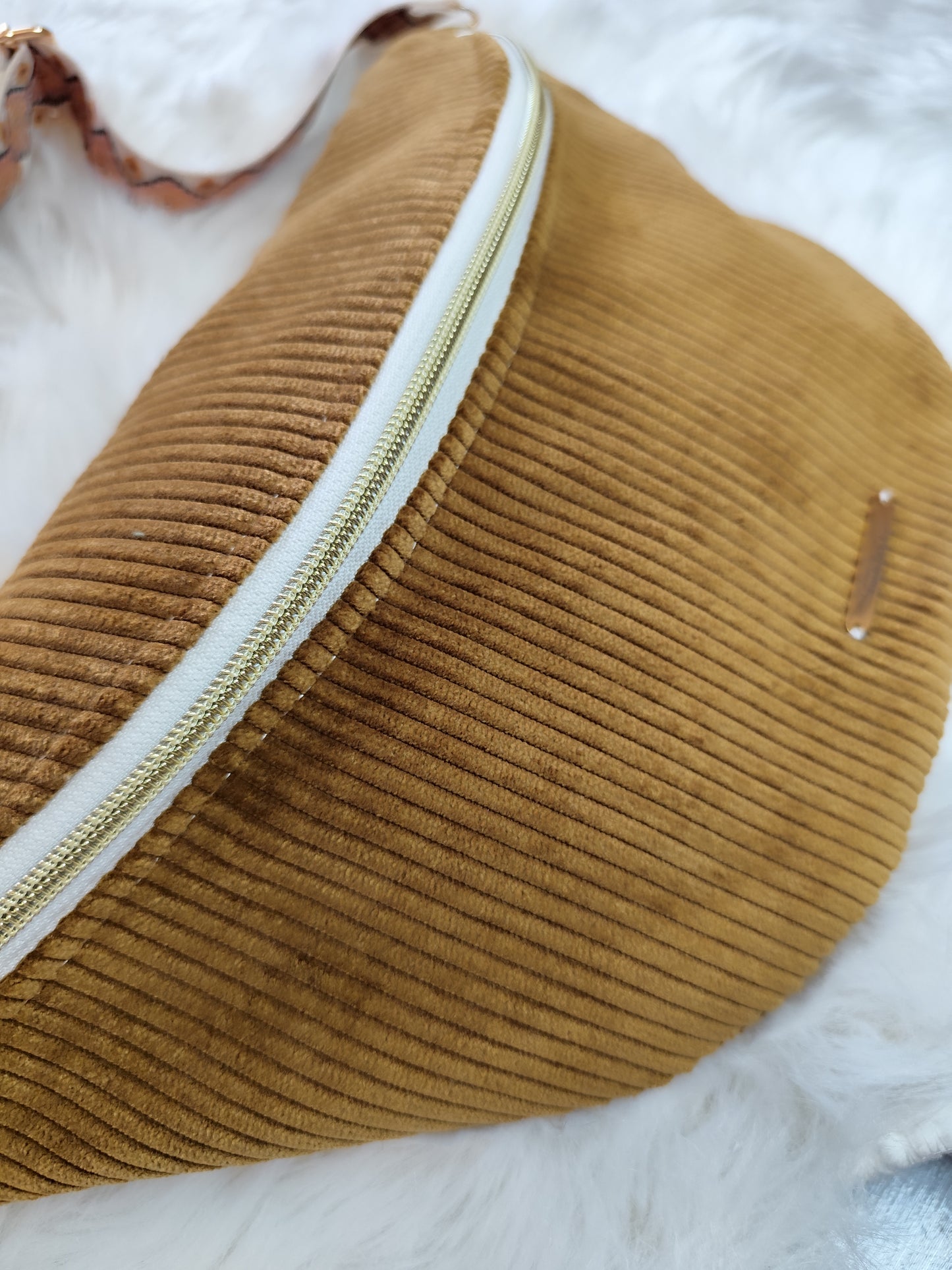 Sac banane velour côtelé ocre