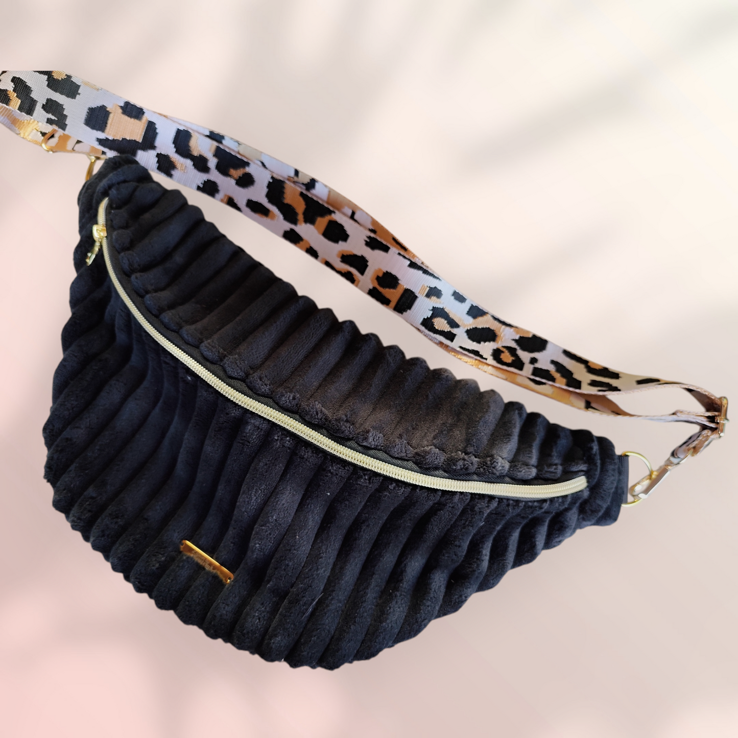 Sac banane velour très grosse côte noire sangle léopard